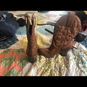 Heeled boots above ankle